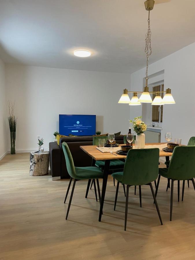 Gross - Real Estate Apartment